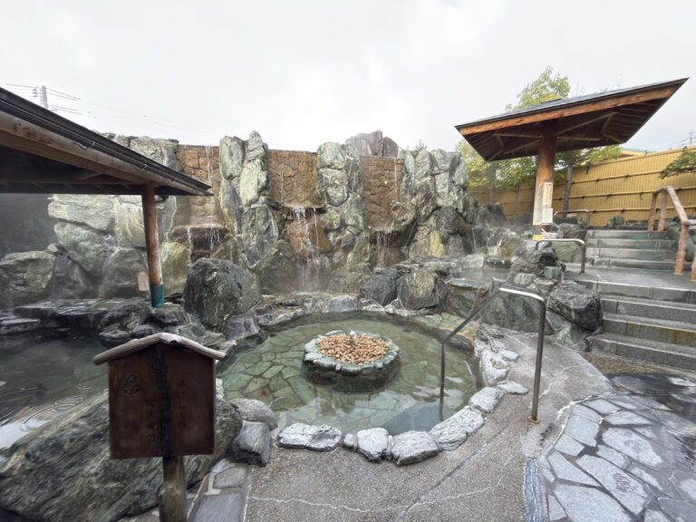 湯郷 鷺温泉館
